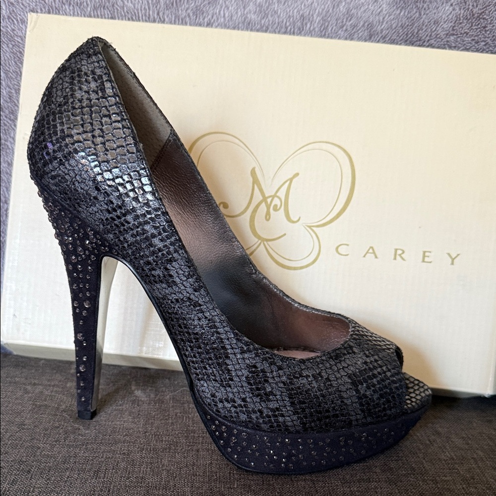 Chic Black Snakeskin Platform Heels